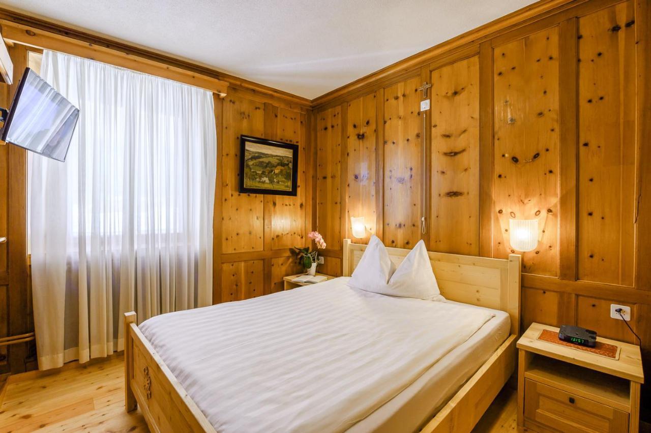 Hotel Centrale, Typically Swiss Poschiavo Exterior foto